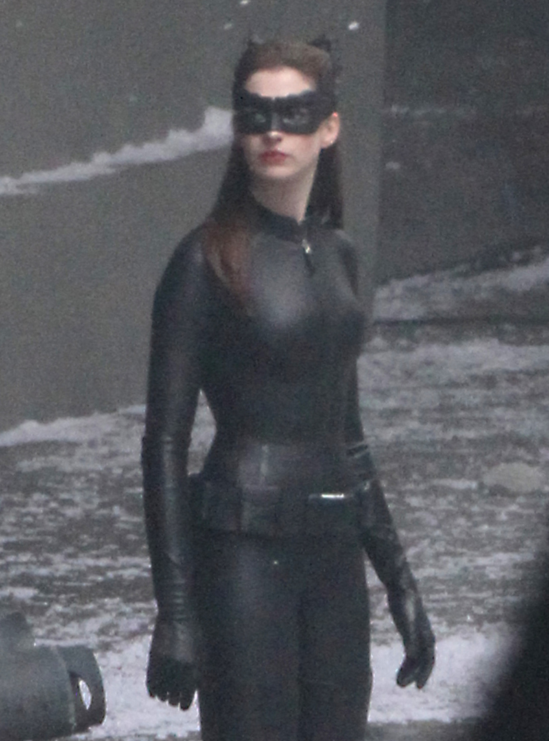 Illustration for article titled The Dark Knight Rises — 30 Catwoman Set Pictures